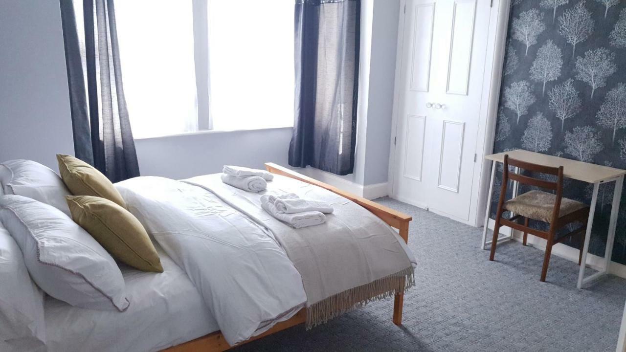 Grandeur Holiday Home, With Free Parking クラクトン・オン・シー エクステリア 写真