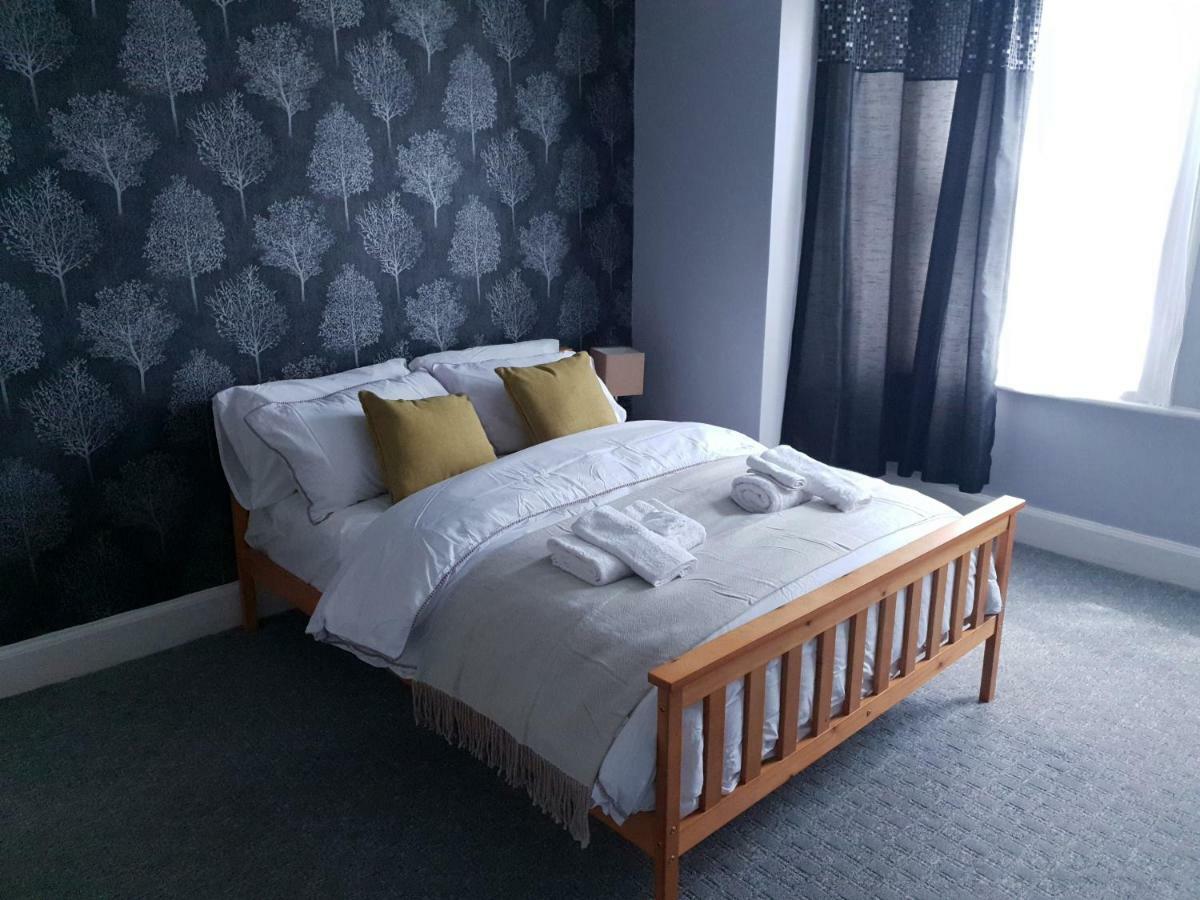 Grandeur Holiday Home, With Free Parking クラクトン・オン・シー エクステリア 写真